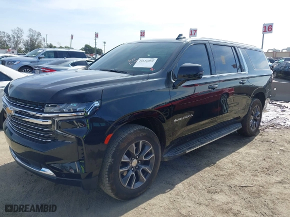 2021 Chevrolet Suburban LT with VIN 1GNSCCKD8MR146950, listed as a IAAI auction lot 41616059 with 155,060 mi miles. Bid and sale history available at carsss.com. Image 2.