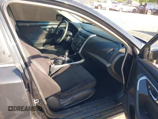 2013 Nissan Altima SV with VIN 1N4AL3AP0DN407193, listed as a IAAI auction lot 42152690 with 188,279 mi miles and . Bid and sale history available at carsss.com. Image 5.
