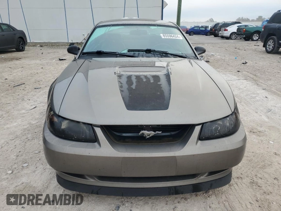 2001 Ford Mustang GT Deluxe with VIN 1FAFP42X81F232678, listed as a Copart auction lot 85596424 with 148,204 mi miles and Clean Title. Bid and sale history available at carsss.com. Image 5.
