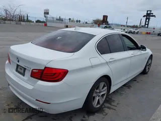 2011 BMW 5 Series 528i with VIN WBAFR1C56BC748179, listed as a IAAI auction lot 42072569 with 232,780 mi miles and . Bid and sale history available at carsss.com. Image 4.