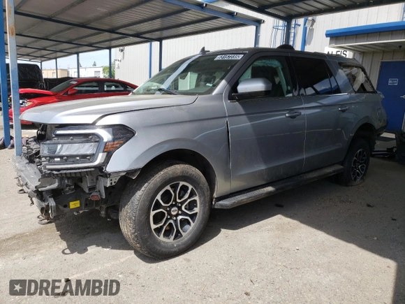 2023 Ford Expedition Max XLT z VIN 1FMJK1J83PEA16615, wystawiony jako Copart lot #53157235 z przebiegiem 64 684 mil mil oraz Nie do naprawy • Non repairable. Historia ofert i sprzedaży dostępna na DreamBid. Obrazek 1.