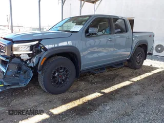 2022 Nissan Frontier SV z VIN 1N6ED1EK5NN685565, wystawiony jako IAAI lot #42091479 z przebiegiem 61 914 mil mil oraz . Historia ofert i sprzedaży dostępna na DreamBid. Obrazek 2.