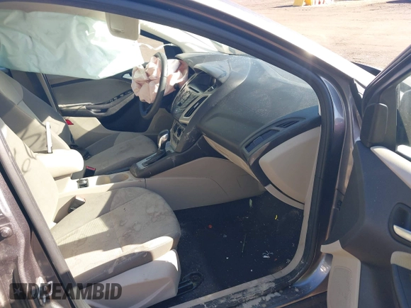 2014 Ford Focus SE with VIN 1FADP3F28EL388713, listed as a IAAI auction lot 41667908 with 125,294 mi miles. Bid and sale history available at carsss.com. Image 5.