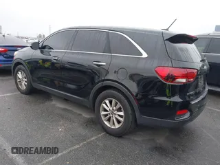 2019 Kia Sorento LX with VIN 5XYPG4A36KG568969, listed as a IAAI auction lot 41922267 with 80,176 mi miles. Bid and sale history available at carsss.com. Image 3.