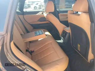 2022 BMW i4 eDrive40 z VIN WBY73AW02NFN19797, wystawiony jako Copart lot #72844893 z przebiegiem 14 353 mil mil oraz . Historia ofert i sprzedaży dostępna na DreamBid. Obrazek 10.