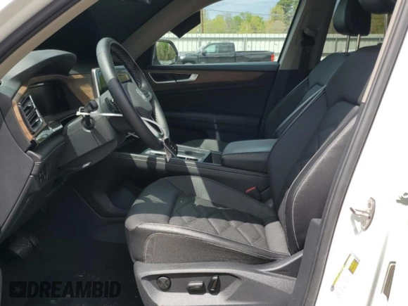 2024 Volkswagen Atlas SE with VIN 1V2DR2CA7RC579036, listed as a Copart auction lot 50594205 with 15,071 mi miles and Salvage title. Bid and sale history available at DreamBid. Image 7.