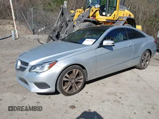 2014 Mercedes-Benz E-Class E 350 with VIN WDDKJ8JB2EF237510, listed as a IAAI auction lot 42122701 with 137,649 mi miles. Bid and sale history available at carsss.com. Image 18.