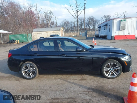 2016 BMW 3 Series 328i xDrive z VIN WBA8E3G58GNU02737, wystawiony jako IAAI lot #41882960 z przebiegiem 63 966 mil mil oraz . Historia ofert i sprzedaży dostępna na DreamBid. Obrazek 13.