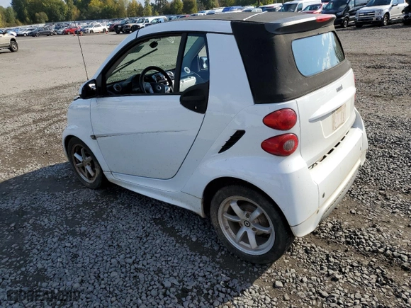 2015 Smart fortwo Passion with VIN WMEEK3BA5FK835565, listed as a Copart auction lot 76688204 with NaN miles and Salvage Title. Bid and sale history available at carsss.com. Image 2.