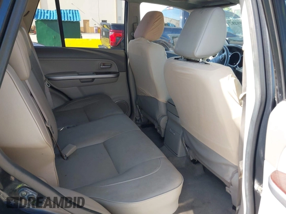2006 Suzuki Grand Vitara Luxury z VIN JS3TD947664104590, wystawiony jako IAAI lot #42798282 z przebiegiem 146 725 mil mil oraz . Historia ofert i sprzedaży dostępna na DreamBid. Obrazek 8.