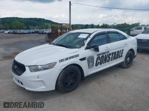 2013 Ford Police Interceptor z VIN 1FAHP2MK9DG199882, wystawiony jako IAAI lot #42451853 z przebiegiem 119 371 mil mil oraz . Historia ofert i sprzedaży dostępna na DreamBid. Obrazek 17.
