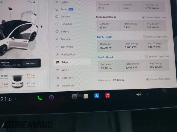 2023 Tesla Model 3 z VIN 5YJ3E1EA0PF511158, wystawiony jako IAAI lot #42210455 z przebiegiem 22 291 mil mil oraz . Historia ofert i sprzedaży dostępna na DreamBid. Obrazek 7.