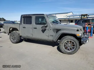 2020 Jeep Gladiator Altitude with VIN 1C6HJTAG6LL217169, listed as a Copart auction lot 47629145 with 43,475 mi miles and Salvage Title. Bid and sale history available at carsss.com. Image 4.