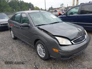 2006 Ford Focus S with VIN 1FAFP34N16W146626, listed as a IAAI auction lot 42194298 with 135,128 mi miles and . Bid and sale history available at carsss.com. Image 1.