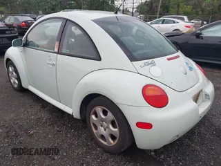 2002 Volkswagen Beetle GLS с VIN 3VWCK21C62M457825, выставлен на аукционе IAAI как лот 42284650 с пробегом 86 368 миль миль и . История ставок и продаж доступна на DreamBid. Изображение 3.