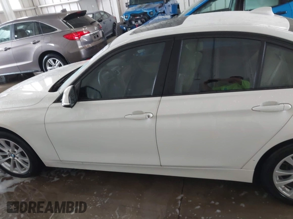 2018 BMW 3 Series 320i with VIN WBA8A9C57JAH13937, listed as a IAAI auction lot 41979917 with 268,115 mi miles. Bid and sale history available at carsss.com. Image 14.