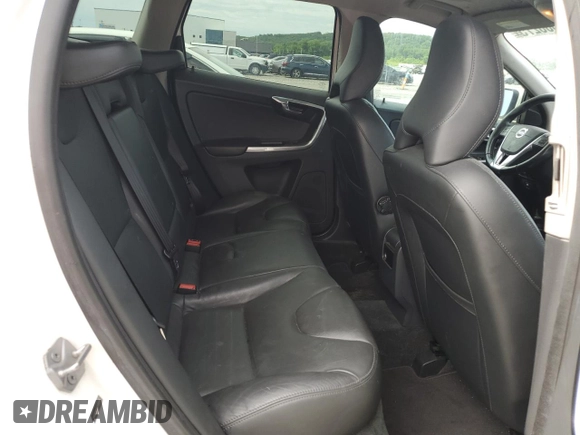 2015 Volvo XC60 T5 Drive-E Premier z VIN YV440MDB6F2606689, wystawiony jako Copart lot #61308275 z przebiegiem 182 318 mil mil oraz Czysty tytuł • Clean title. Historia ofert i sprzedaży dostępna na DreamBid. Obrazek 11.