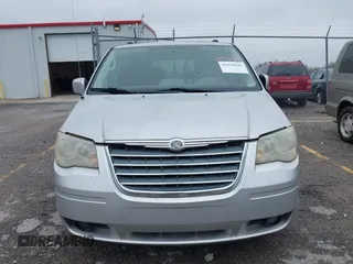 2010 Chrysler Town & Country Touring z VIN 2A4RR5D12AR265985, wystawiony jako IAAI lot #41970445 z przebiegiem 125 635 mil mil oraz . Historia ofert i sprzedaży dostępna na DreamBid. Obrazek 12.