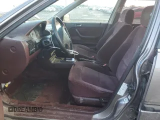 1992 Honda Accord LX with VIN JHMCB7651NC030132, listed as a Copart auction lot 85348914 with 240,380 mi miles and Salvage Title. Bid and sale history available at carsss.com. Image 7.