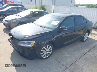 2012 Volkswagen Jetta SE z VIN 3VWDX7AJ4CM061850, wystawiony jako IAAI lot #42564886 z przebiegiem 234 129 mil mil oraz . Historia ofert i sprzedaży dostępna na DreamBid. Obrazek 2.