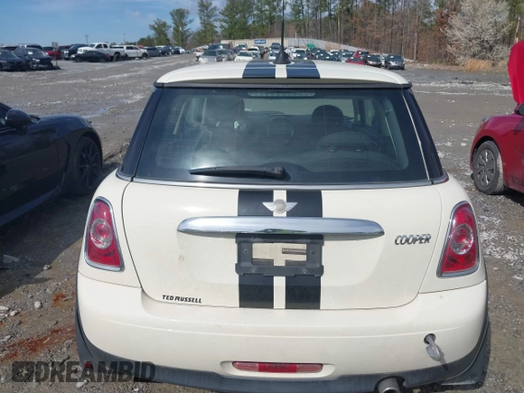 2012 MINI Hardtop with VIN WMWSU3C53CT185697, listed as a IAAI auction lot 41761981 with 201,335 mi miles and . Bid and sale history available at DreamBid. Image 16.