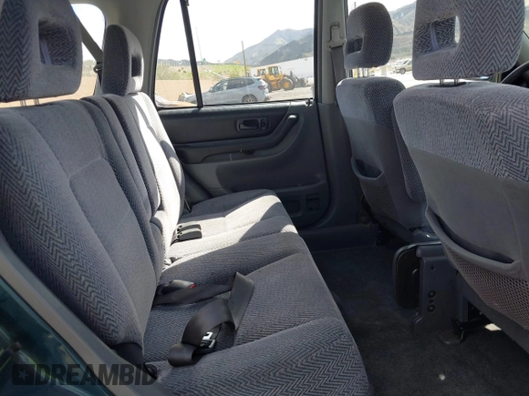 1998 Honda CR-V LX with VIN JHLRD2840WC009354, listed as a IAAI auction lot 41905900 with 250,568 mi miles. Bid and sale history available at carsss.com. Image 8.