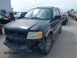 2003 Ford Expedition Eddie Bauer z VIN 1FMEU17L03LA42635, wystawiony jako IAAI lot #42186451 z przebiegiem 224 774 mil mil oraz . Historia ofert i sprzedaży dostępna na DreamBid. Obrazek 2.