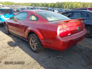 2005 Ford Mustang Deluxe with VIN 1ZVFT80N855132474, listed as a IAAI auction lot 42048955 with 199,930 mi miles. Bid and sale history available at carsss.com. Image 3.