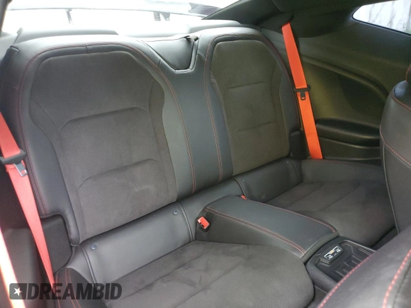 2018 Chevrolet Camaro ZL1 z VIN 1G1FK1R66J0136757, wystawiony jako Copart lot #71070224 z przebiegiem 7760 mil mil oraz Tytuł czysty. Historia ofert i sprzedaży dostępna na DreamBid. Obrazek 10.