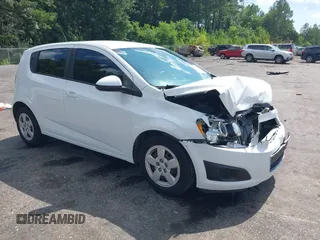 2016 Chevrolet Sonic LS с VIN 1G1JA6SH1G4101986, выставлен на аукционе IAAI как лот 42557864 с пробегом 122 792 миль миль и . История ставок и продаж доступна на DreamBid. Изображение 1.