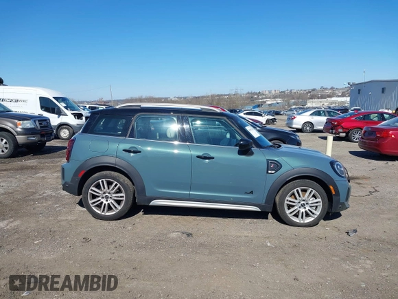 2024 MINI Countryman Cooper S with VIN WMZ83BR07R3R60405, listed as a IAAI auction lot 41882928 with 17,595 mi miles and . Bid and sale history available at DreamBid. Image 14.