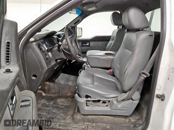 2014 Ford F-150 XL with VIN 1FTMF1CM6EKD44321, listed as a Copart auction lot 61599305 with 331,756 mi miles and Clean title. Bid and sale history available at DreamBid. Image 7.
