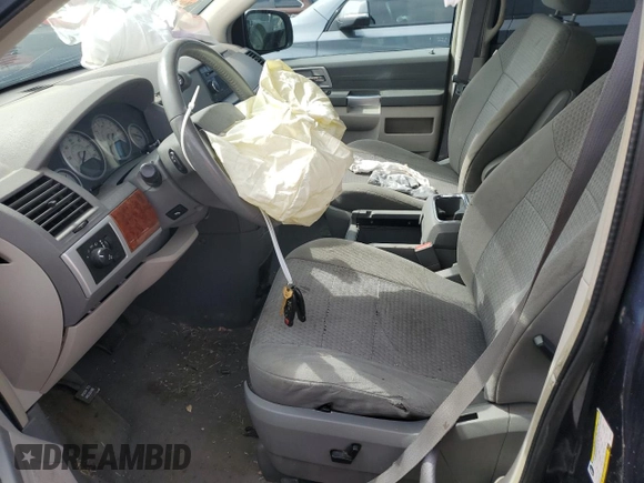 2008 Chrysler Town & Country Touring with VIN 2A8HR54P58R714357, listed as a Copart auction lot 55117305 with 214,330 mi miles and Salvage Title. Bid and sale history available at DreamBid. Image 7.