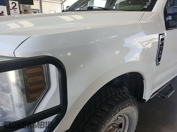 2019 Ford F-250 XL with VIN 1FT7W2B65KEE40165, listed as a IAAI auction lot 42727924 with 182,010 mi miles and . Bid and sale history available at DreamBid. Image 19.