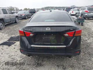 2023 Nissan Altima SL z VIN 1N4BL4EV6PN321829, wystawiony jako IAAI lot #41842683 z przebiegiem 37 938 mil mil oraz . Historia ofert i sprzedaży dostępna na DreamBid. Obrazek 16.
