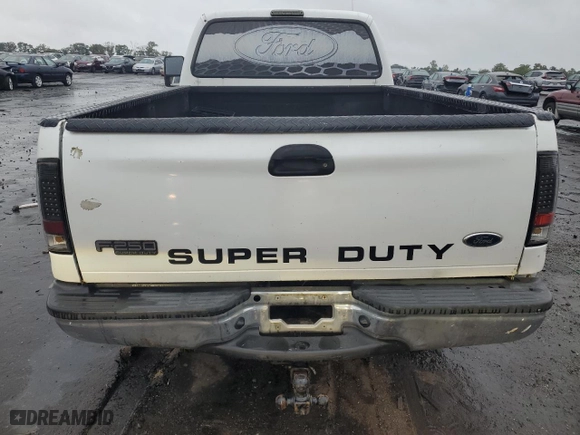 2004 Ford Super Duty F-250 XL with VIN 1FTNF20LX4EA76747, listed as a Copart auction lot 71945064 with 266,106 mi miles and Salvage Title. Bid and sale history available at carsss.com. Image 6.