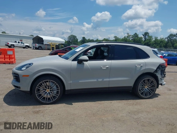 2022 Porsche Cayenne с VIN WP1AA2AY2NDA05622, выставлен на аукционе IAAI как лот 42684024 с пробегом 41 715 миль миль и . История ставок и продаж доступна на DreamBid. Изображение 14.