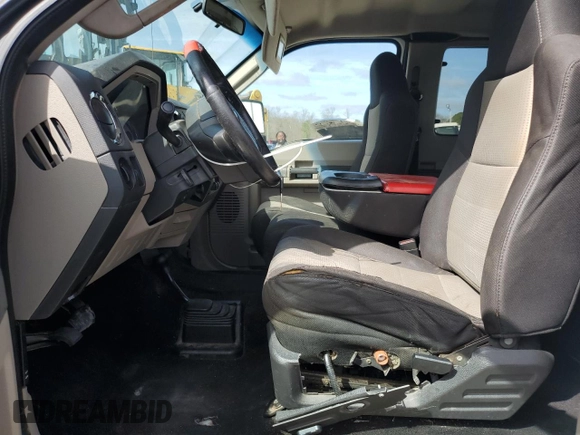 2008 Ford Super Duty F-250 SRW XL with VIN 1FTSX21558ED12145, listed as a Copart auction lot 45233525 with 366,544 mi miles and Salvage Title. Bid and sale history available at carsss.com. Image 7.