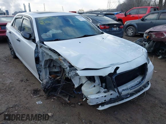 2015 Chrysler 300 with VIN 2C3CCAGG5FH808771, listed as a IAAI auction lot 41156907 with 133,000 mi miles. Bid and sale history available at carsss.com. Image 6.