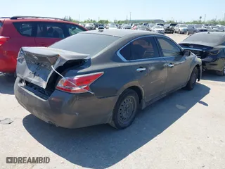 2015 Nissan Altima 2.5 with VIN 1N4AL3AP0FN368673, listed as a IAAI auction lot 41867886 with 152,213 mi miles. Bid and sale history available at carsss.com. Image 4.