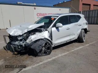 2021 Volvo XC40 Inscription с VIN YV4162UL0M2547716, выставлен на аукционе Copart как лот 48886655 с пробегом Не указан миль и Списание • Salvage title. История ставок и продаж доступна на DreamBid. Изображение 1.