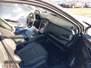 2025 Subaru Outback Touring with VIN 4S4BTAPC2S3136066, listed as a IAAI auction lot 42030379 with 4,419 mi miles and . Bid and sale history available at DreamBid. Image 5.