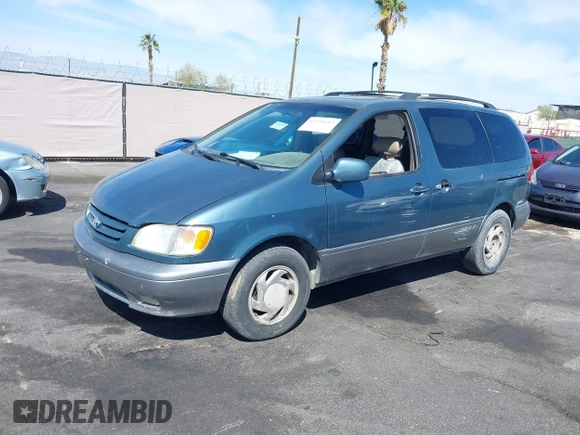 2001 Toyota Sienna LE with VIN 4T3ZF13C71U395907, listed as a IAAI auction lot 41935693 with 227,543 mi miles. Bid and sale history available at carsss.com. Image 2.