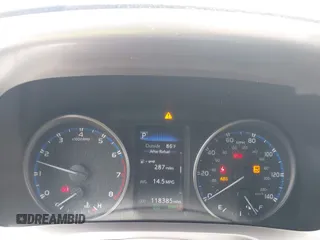 2018 Toyota RAV4 XLE z VIN JTMWFREV5JJ202927, wystawiony jako IAAI lot #42111306 z przebiegiem 118 385 mil mil oraz . Historia ofert i sprzedaży dostępna na DreamBid. Obrazek 7.