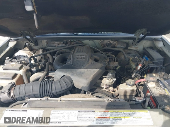 1999 Mercury Mountaineer with VIN 4M2ZU52E1XUJ26317, listed as a IAAI auction lot 42606083 with 126,554 mi miles and . Bid and sale history available at DreamBid. Image 10.