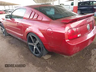 2005 Ford Mustang Deluxe with VIN 1ZVFT80N155245005, listed as a IAAI auction lot 41929406 with 203,176 mi miles. Bid and sale history available at carsss.com. Image 3.