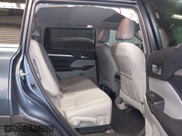 2016 Toyota Highlander XLE z VIN 5TDJKRFH8GS326488, wystawiony jako IAAI lot #42254990 z przebiegiem 120 382 mil mil oraz . Historia ofert i sprzedaży dostępna na DreamBid. Obrazek 8.