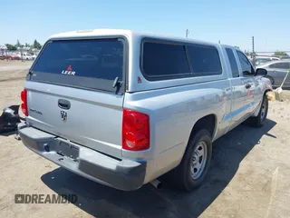 2008 Dodge Dakota ST with VIN 1D7HE22K08S550478, listed as a IAAI auction lot 42194745 with 197,358 mi miles and . Bid and sale history available at DreamBid. Image 4.