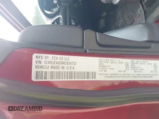 2021 Jeep Grand Cherokee Laredo X z VIN 1C4RJEAG0MC624737, wystawiony jako IAAI lot #42133614 z przebiegiem 61 970 mil mil oraz . Historia ofert i sprzedaży dostępna na DreamBid. Obrazek 9.