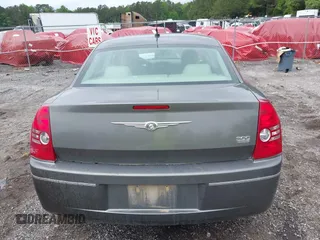 2008 Chrysler 300 Touring z VIN 2C3LA53G08H165266, wystawiony jako IAAI lot #42219596 z przebiegiem 119 141 mil mil oraz . Historia ofert i sprzedaży dostępna na DreamBid. Obrazek 16.